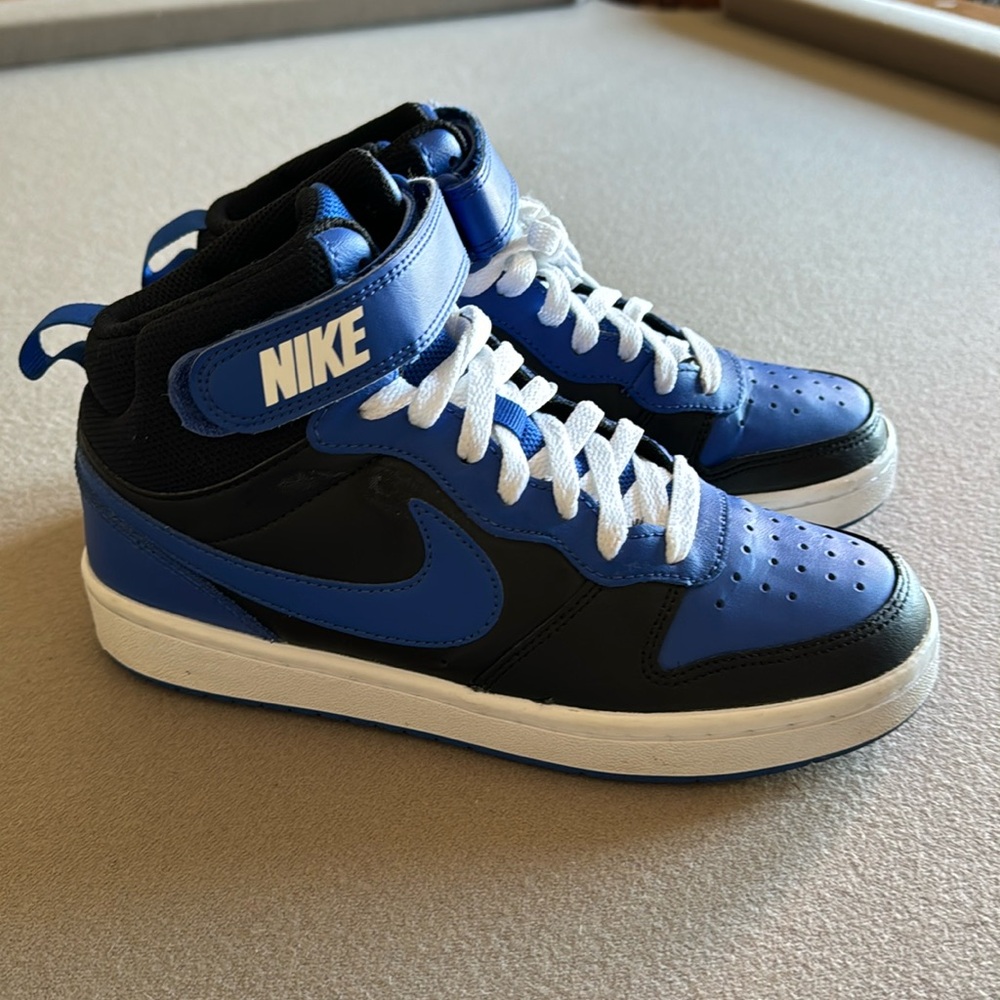 Nike Boys court  Borough Mid2 blue black women and men